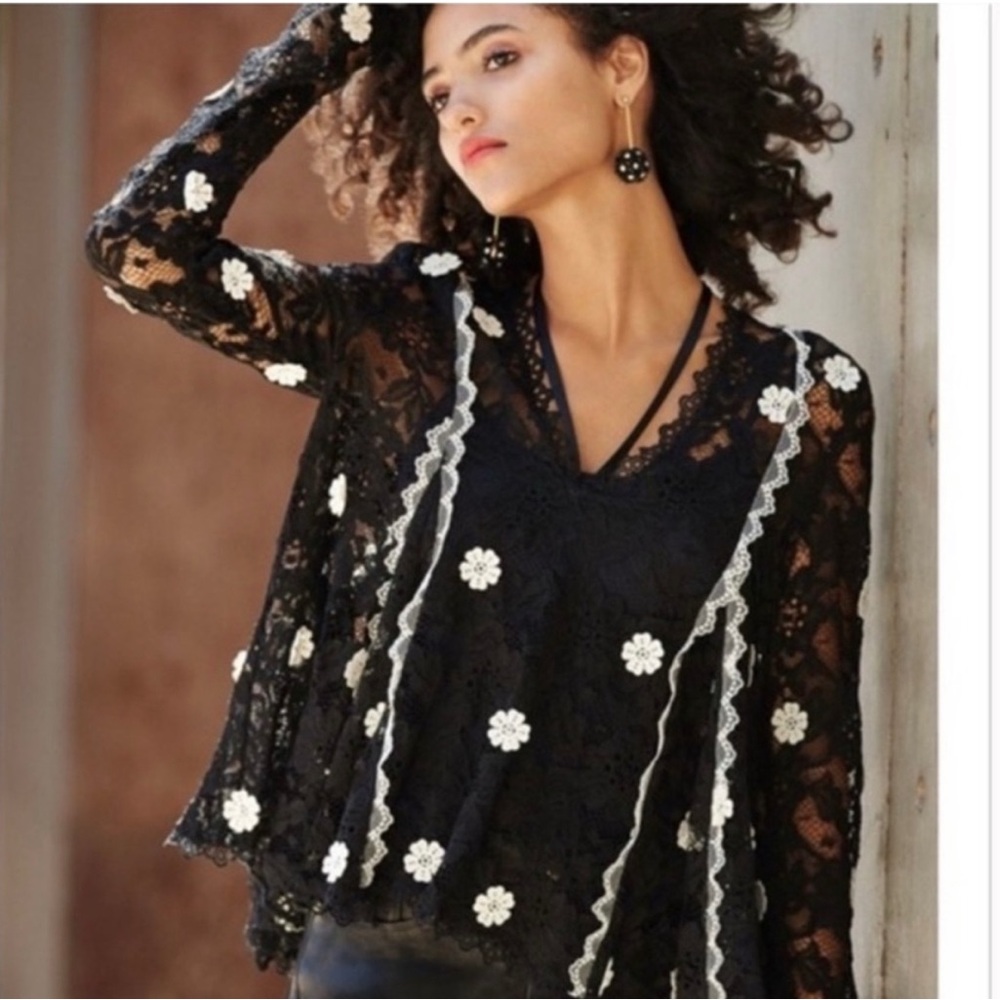 Alexis Cyndi Black Floral with cream Applique Lace Top